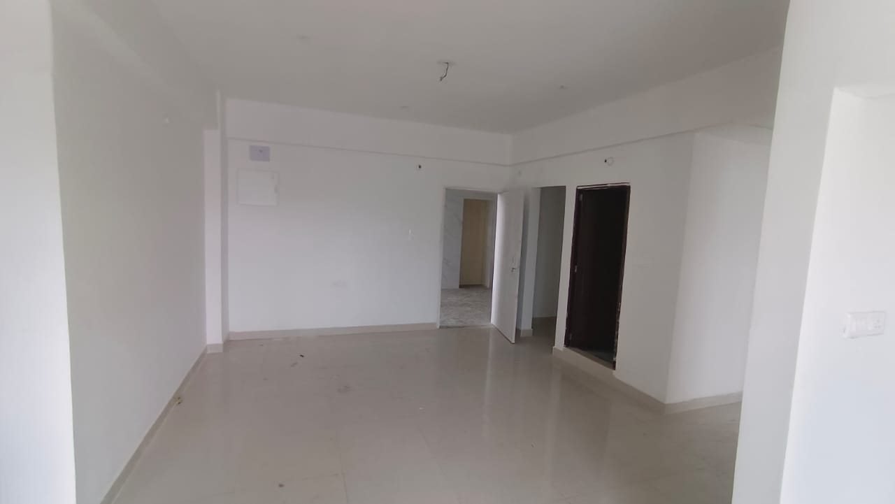 Unfurnished 3bhk in Sixmile for Rent